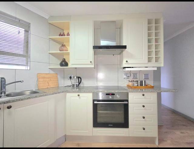 2 BEDROOM PROPERTY TO RENT IN BLOUBERG BEACHFRONT